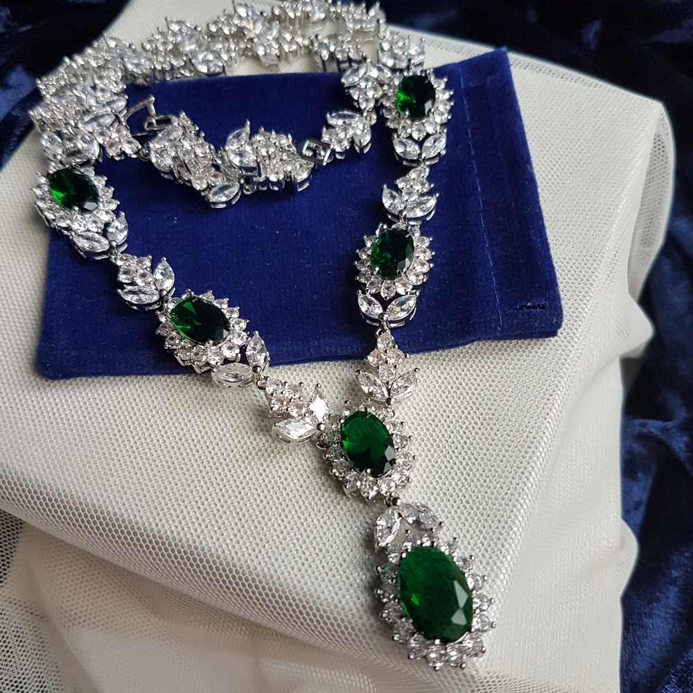 Swarovski Elements Platinum Emerald Green Diana Statement Necklace NEW - Picture 4 of 16